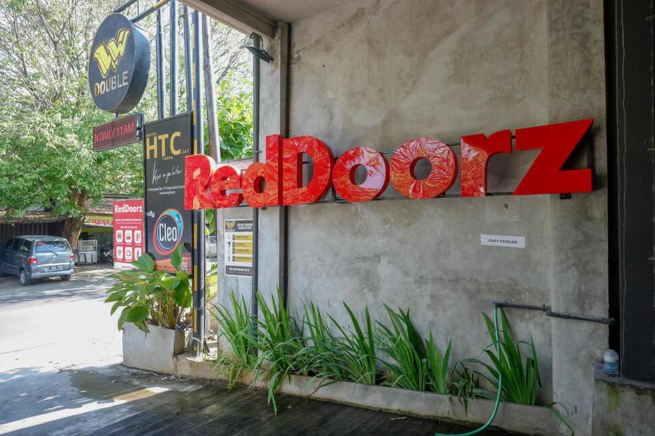 Reddoorz Plus Near Kawasan Sam Poo Kong Semarang Exterior foto