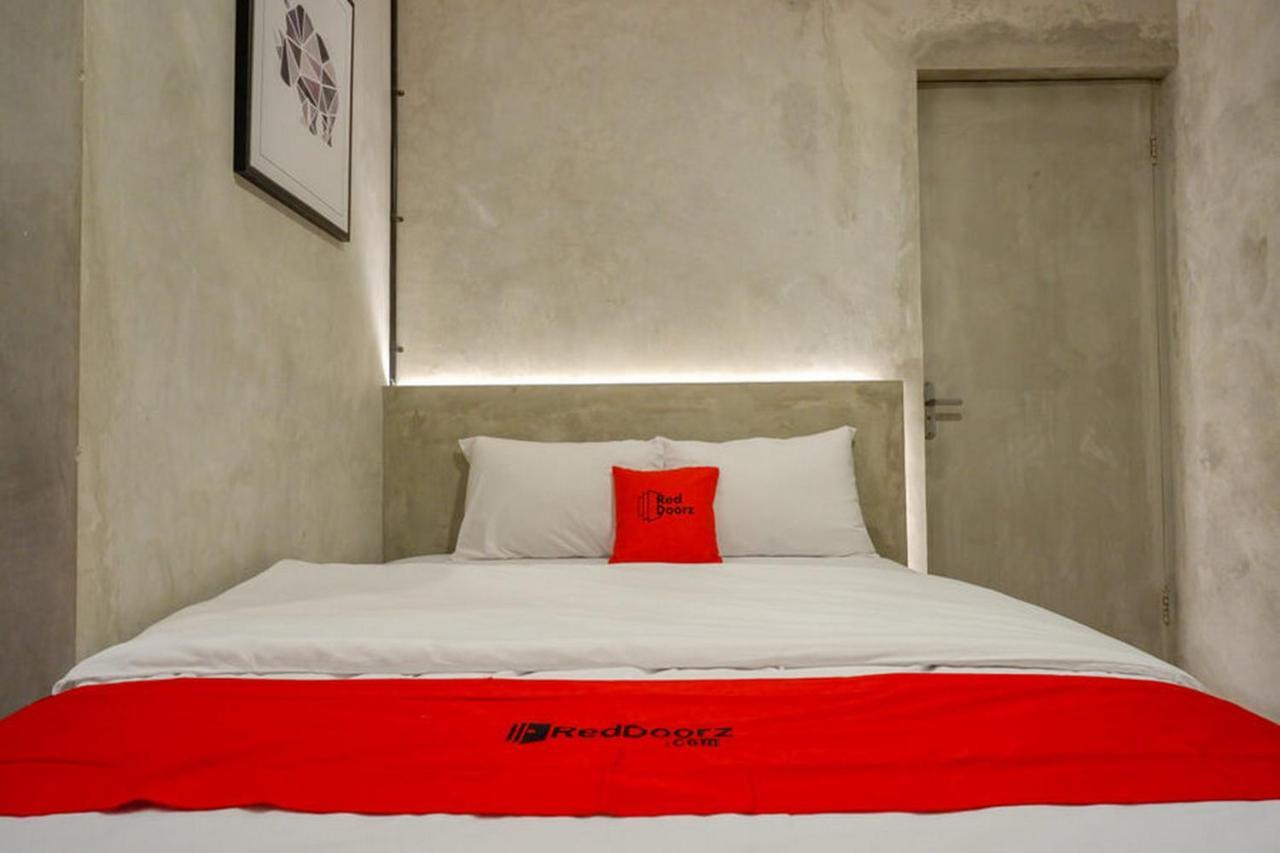 Reddoorz Plus Near Kawasan Sam Poo Kong Semarang Exterior foto