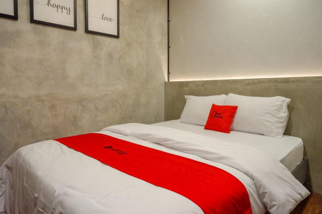 Reddoorz Plus Near Kawasan Sam Poo Kong Semarang Exterior foto