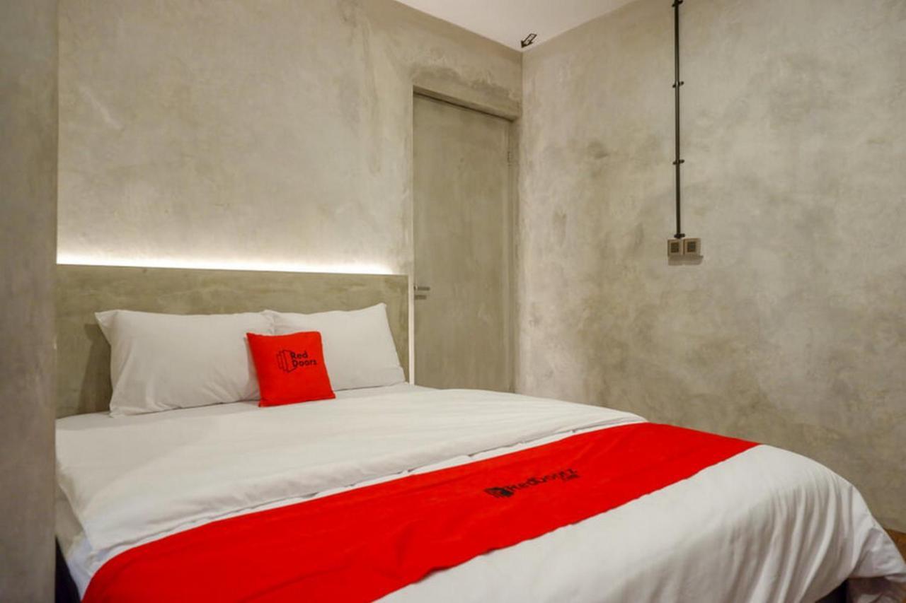 Reddoorz Plus Near Kawasan Sam Poo Kong Semarang Exterior foto