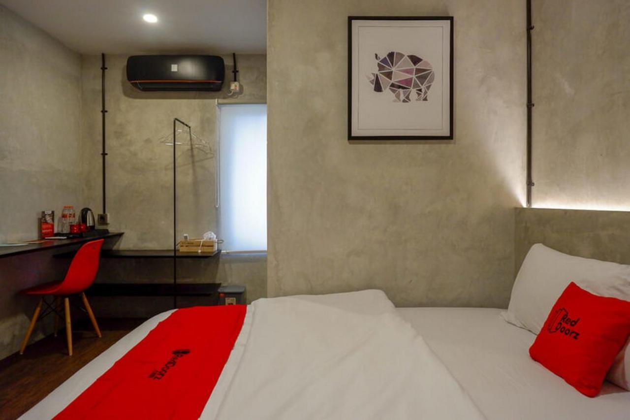 Reddoorz Plus Near Kawasan Sam Poo Kong Semarang Exterior foto
